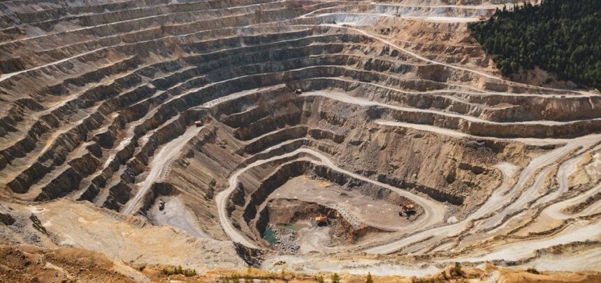 El Ministerio de Relaciones Exteriores y EY Perú presentan guía para atraer inversión minera al Perú