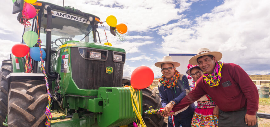 Entregan moderna maquinaria agrícola a la comunidad de Huano Huano en Cusco