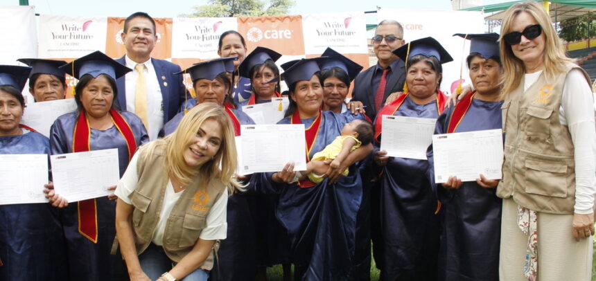 Más de 200 mujeres culminan su alfabetización en Piura gracias a CARE Perú y Lancôme: una celebración de esperanza y transformación
