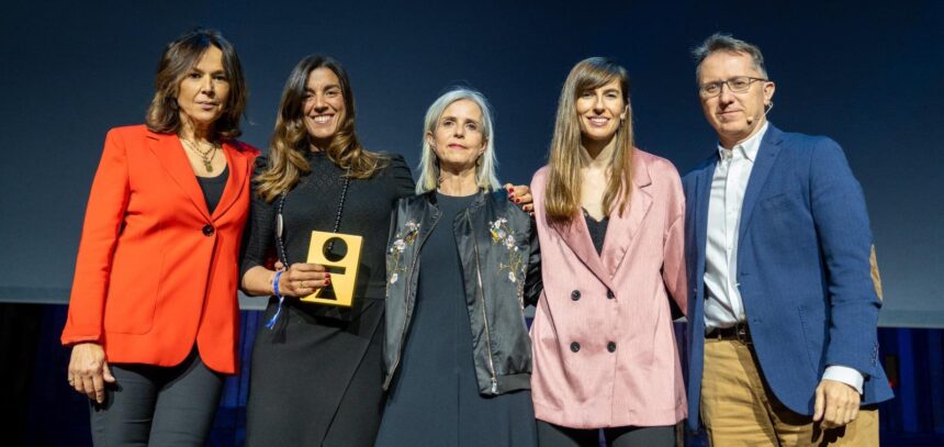 Equipo de la División de Comunicación y Relaciones Externas de Mediaset España junto a Renato del Bino, CEO de Nort3.. - Premios El Chupete