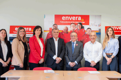 Foto familia de Grupo Viajes El Corte Inglés y Envera