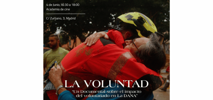 Bombero abraza a un afectado por la DANA