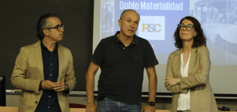 De izquierda a derecha: Francisco José Bastida, Longinos Marín y Noelia Martínez