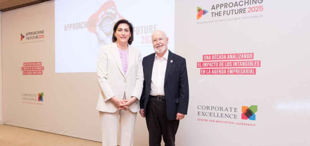 María Luisa Martínez Gistau (presidenta Corporate Excellence y directora de Comunicación y Relaciones Institucionales de CaixaBank) y Ángel Alloza (Corporate Excellence)