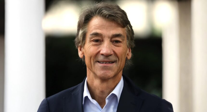 Javier Pujol Artigas es CEO de Ficosa, proveedor global de sistemas avanzados de visión, seguridad y conectividad para el sector de automoción - SERNAUTO