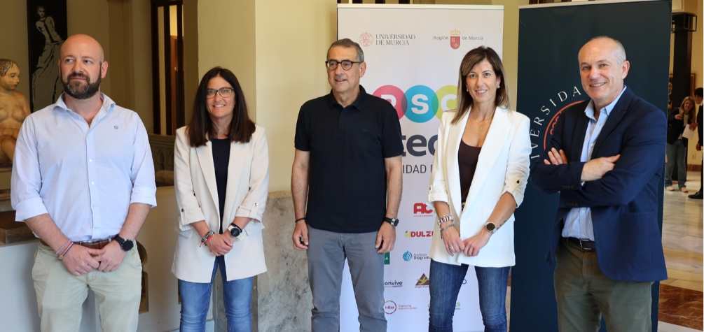La firma del convenio de colaboración se celebró en el Edificio de Convalecencia de Murcia