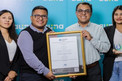 Clínica Vallesur de Auna se convierte en la primera en Arequipa en obtener el certificado I-REC por uso de energía renovable
