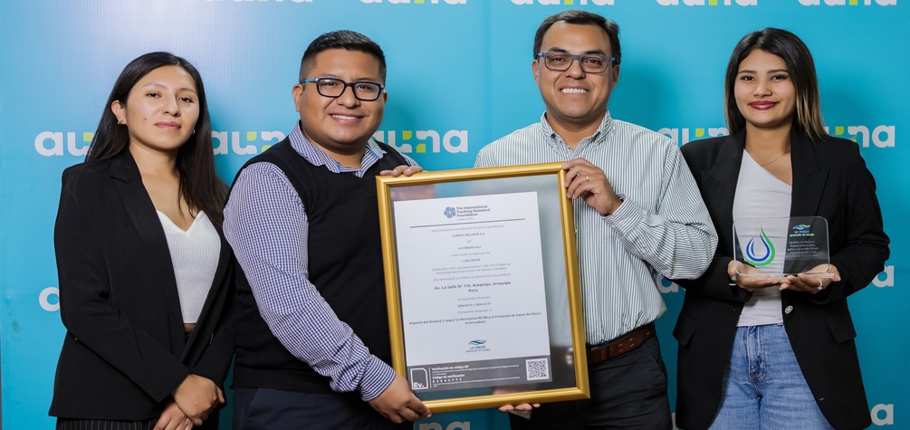 Clínica Vallesur de Auna se convierte en la primera en Arequipa en obtener el certificado I-REC por uso de energía renovable