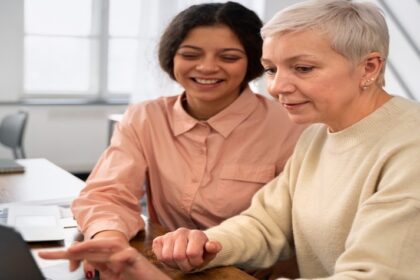 El talento senior quiere seguir creciendo: el 73% de silvers en Perú están dispuestos a reinventarse en el ámbito laboral