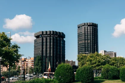 Exterior del Edificio corporativo de CaixaBank en Barcelona - Imagen cedida por CaixaBank