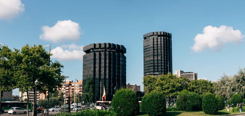 Exterior del Edificio corporativo de CaixaBank en Barcelona - Imagen cedida por CaixaBank