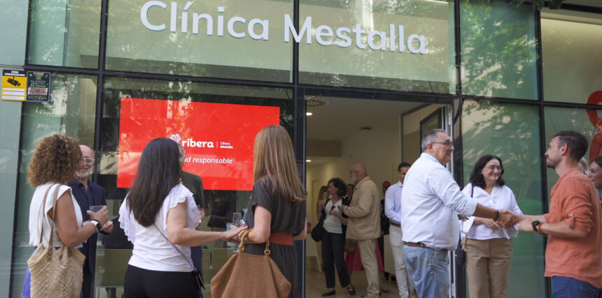 Exterior de la clínica Ribera Mestalla en la jornada de puertas abiertas - Imagen cedida por Grupo Ribera Salud