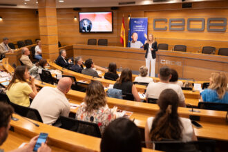 Loles Sala, Directora General de Fundación ManpowerGroup, durante el encuentro "Voces diversas, desafíos comunes"