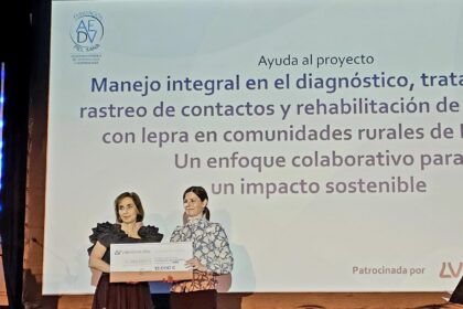 Entrega del Premio Dermatología Solidaria a Dermalawi - Laboratorios Viñas