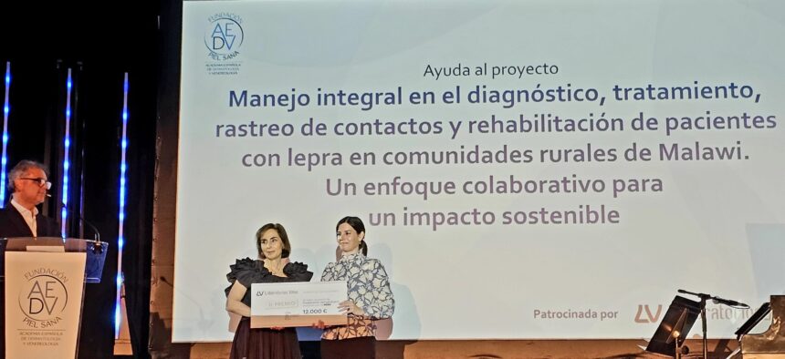 Entrega del Premio Dermatología Solidaria a Dermalawi - Laboratorios Viñas