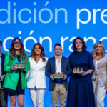Ana Requena, Presidenta de Fundación Randstad, junto a los galardonados en la 20ª edición - Imagen cedida por Fundación Randstad