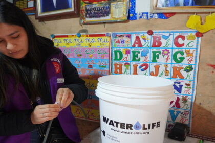 Ripley y WATERisLIFE se unen para llevar soluciones a comunidades vulnerables