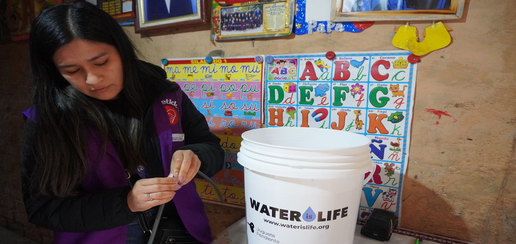Ripley y WATERisLIFE se unen para llevar soluciones a comunidades vulnerables