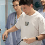Alumno durante el primer curso de Cirugía Laparoscópica Virtual en Simulación Avanzada realizada en el Hospital Universitario del Vinalopó