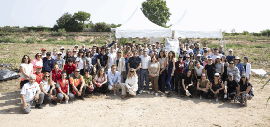 Voluntarios de AstraZeneca y Cruz Roja