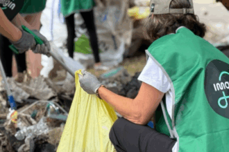Voluntarios en la primera recogida de residuos en Galicia