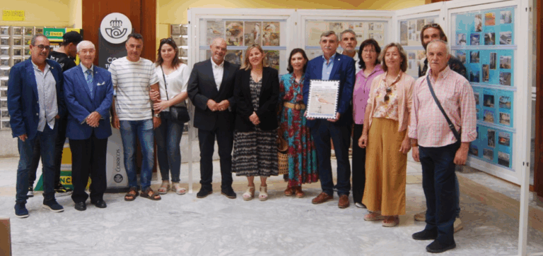 Exposición filatélica en la oficina de Correos de Plaza Topete