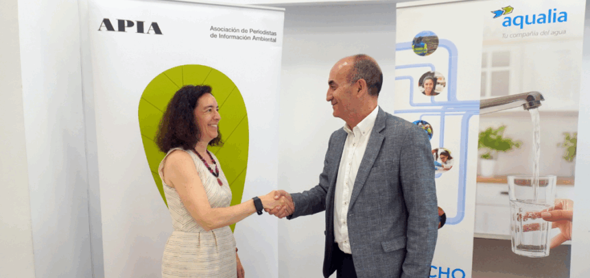 María García, presidenta de APIA, y Juan Pablo Merino, director de Comunicación, Marca y Asuntos Públicos de Aqualia