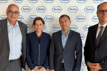 Federico Plaza (Roche Farma), Sara Gómez (Roche Informatics), Juan Fernando Muñoz (Ministerio de Sanidad) y Patrick Wallach (Roche Farma)