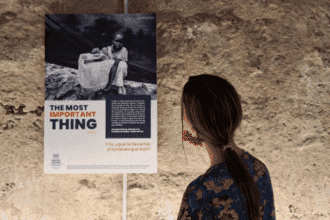 “Historias que transforman”: La exposición de Telpark y ACNUR sobre los refugiados en Plaza del Carmen