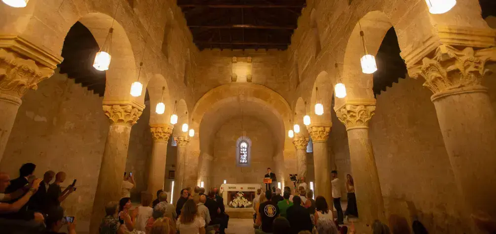 San Juan de Baños, la iglesia en pie más antigua de España, brilla gracias a la Fundación Iberdrola