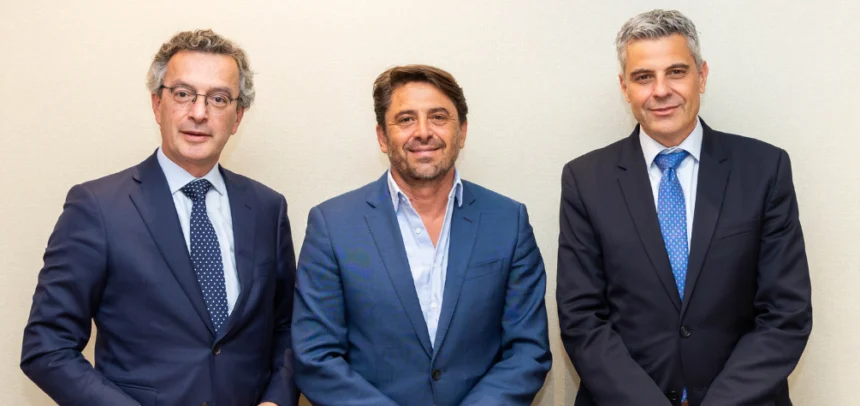 David Rico, director de CaixaBank Hotels & Tourism, Jorge Marichal, presidente de CEHAT y Marc Benhamou, director de CaixaBank Empresas.