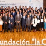 Foto de familia de los becarios del Programa de Becas de Posgrado de la Fundación ”la Caixa”. © Fundación "la Caixa"