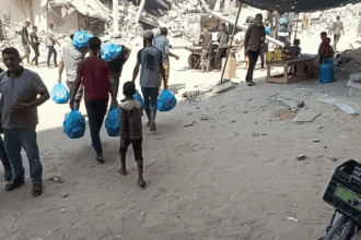 Reparto de alimentos en Gaza