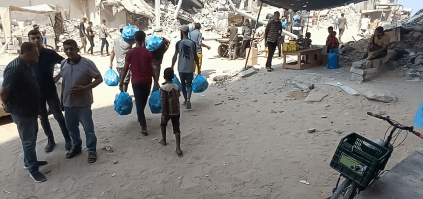 Reparto de alimentos en Gaza