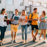 Estudiantes universitarios - Imagen de Stock (freepic.diller en Freepik.es)