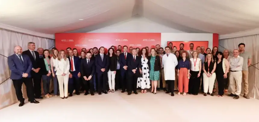 El presidente de Castilla-La Mancha, Emiliano García-Page, preside el 40 aniversario de Johnson & Johnson en Toledo