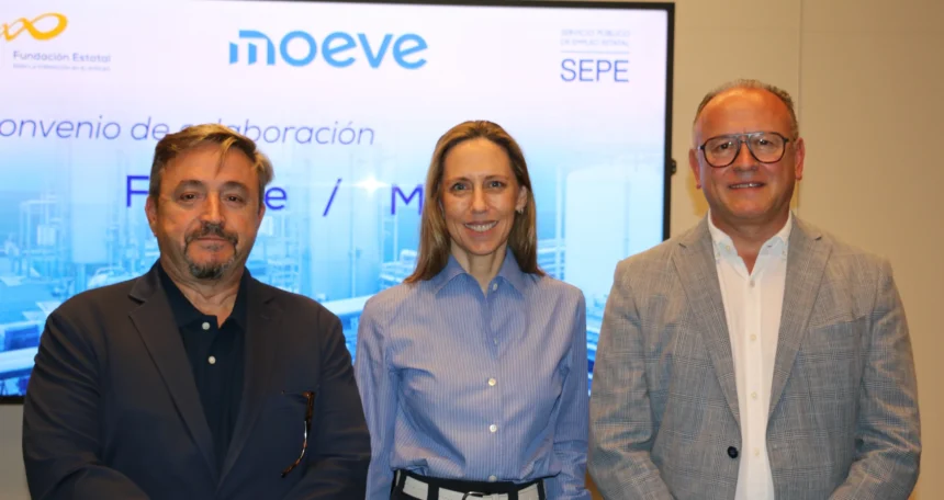 Antonio Luis Acebedo (Fundae), Bettina Karsch (Moeve) y Gerardo Gutiérrez (SEPE), de izquierda a derecha - Imagen cedida por Moeve