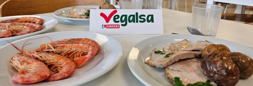 Vegalsa-Eroski realiza una donación especial a 12 entidades por el Día de Galicia