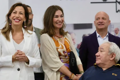 El Ayuntamiento de Zaragoza, Orange y la Fundación Orange impulsarán la alfabetización digital de los zaragozanos a través de talleres gratuitos