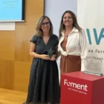 Carmen Lara, Responsable de Comunicación Corporativa y Sostenibilidad de Bayer España, recibía el reconocimiento entregado por la Fundación Woman Forward