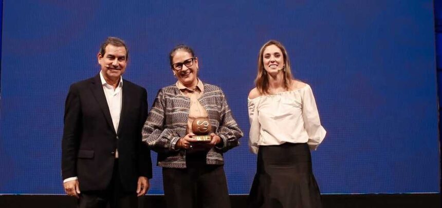 Empresa de gestión humana es reconocida por su liderazgo en sostenibilidad y prácticas responsables