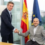 Firma del convenio de colaboración de COCEMFE y la CNMV
