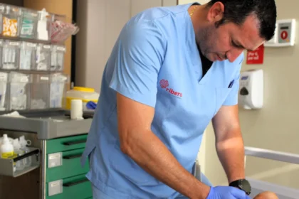 José Villalba, uno de los 2 impulsores de la cuenta de Instagram @aprendeacurar - Imagen cedida por el Grupo Ribera Salud