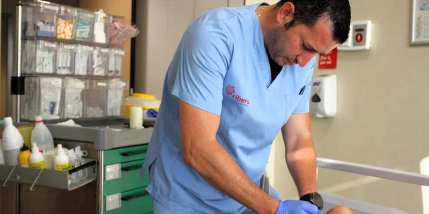 José Villalba, uno de los 2 impulsores de la cuenta de Instagram @aprendeacurar - Imagen cedida por el Grupo Ribera Salud