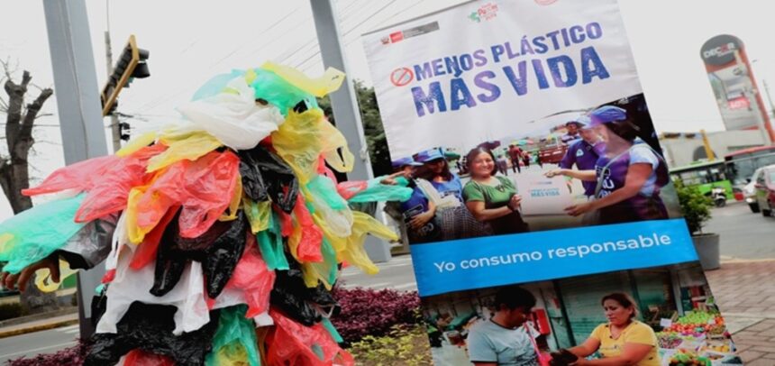 Ley contra el plástico de un solo uso evita el consumo de 500 millones de bolsas en Perú