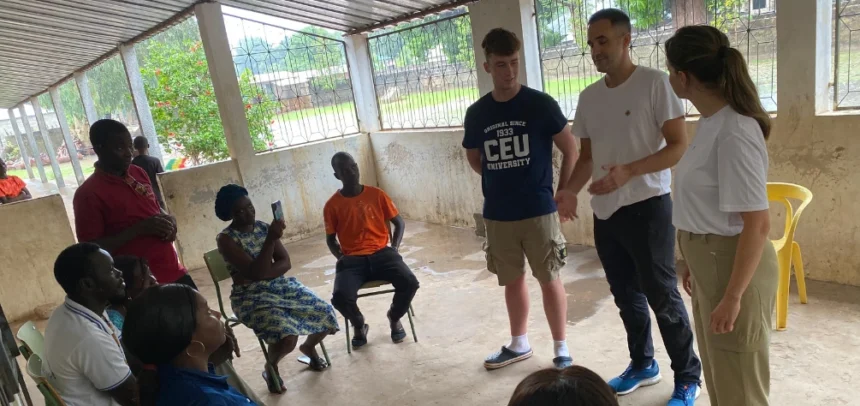 El Hospital Universitario del Vinalopó colabora con el CEU en una misión educativa y sanitaria en Senegal
