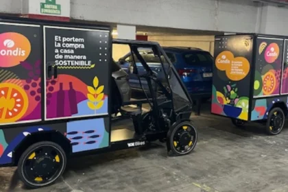 Condis refuerza su compromiso con la movilidad sostenible con la incorporación de vehículos eléctricos para su reparto urbano