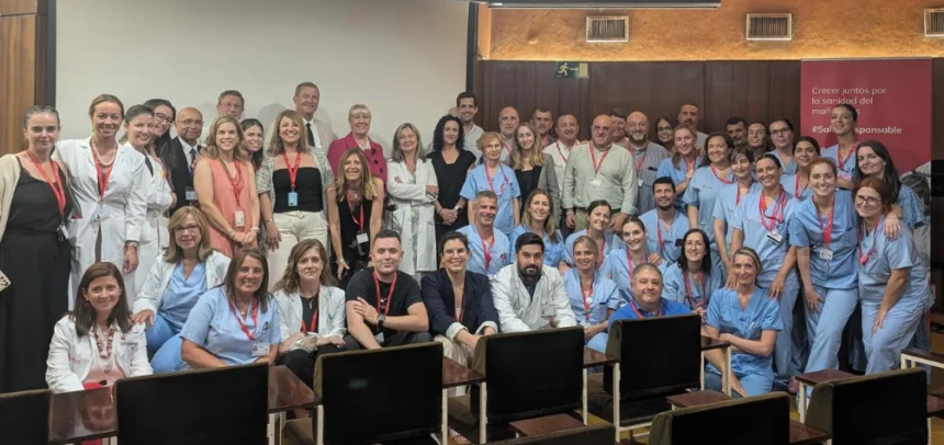 Los auditores de Joint Commission International con un grupo representativo del personal del hospital Ribera Povisa