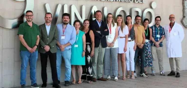 Ribera y los representantes sindicales del Departamento de Salud del Vinalopó firman por unanimidad el nuevo convenio colectivo