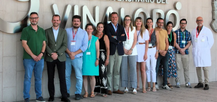 Ribera y los representantes sindicales del Departamento de Salud del Vinalopó firman por unanimidad el nuevo convenio colectivo